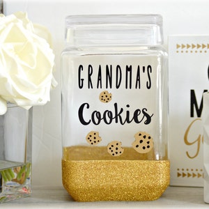 Personalized glass cookie jar for Grandma, airtight cookie container for pantry, custom nana baking jar, modern cookie holder for counter