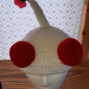 White pikmin hat