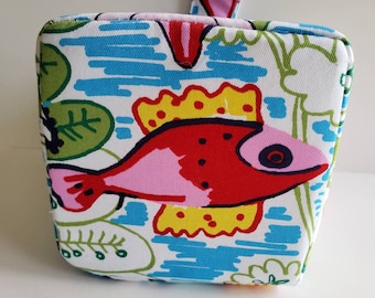 Mermaid Princess Trio Bag is leuk en funky; het tonen van gekroonde zeemeerminnen die met de vissen zwemmen!