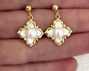 Genuine White Pearl Gold Quatrefoil Earrings, Gold Rimmed MOP Quatrefoil with a White Pearl Center, Kate Style Princess Earrings, #1703