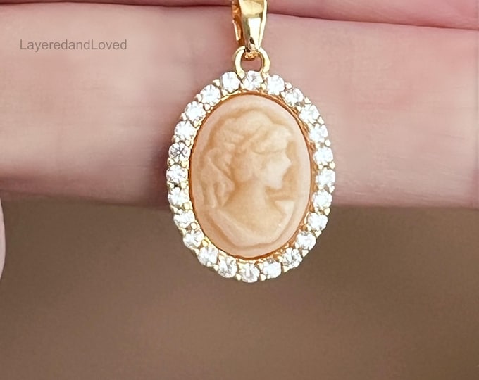 14k Gold Filled Cameo Necklace, Dainty MOP Quatrefoil Necklace, Favorite Design of Kate Middleton, Inspirational Modern Cross Design, #1214