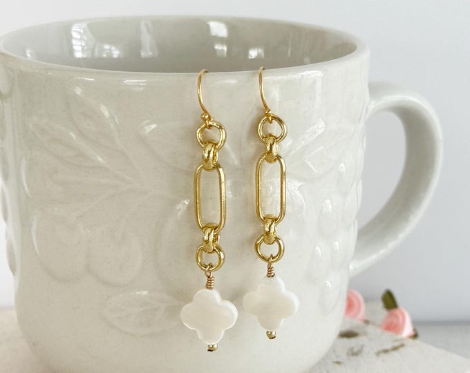 Chunky Chain Link Clover Earrings, Mother of Pearl Clover, 14k Gold Filled Earwires, Bohemian Chain Link Earrings, Four Leaf Clover #1884