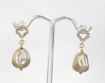 Clover Zircon Pearl Earrings, Gold Clover Posts, Simulated Ivory Nacre Pearls, #1833