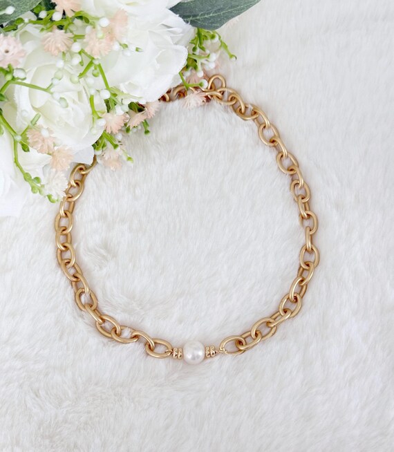 Elegant Edison Pearl Chunky Chain Necklace, Large Matte Gold Chain Link Choker, Edison Pearl Focal Point, #1919