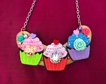 Collar de declaración de plato de fiesta de cupcakes, collar kawaii, collar de cupcakes, Harajuku, collar de lolita dulce