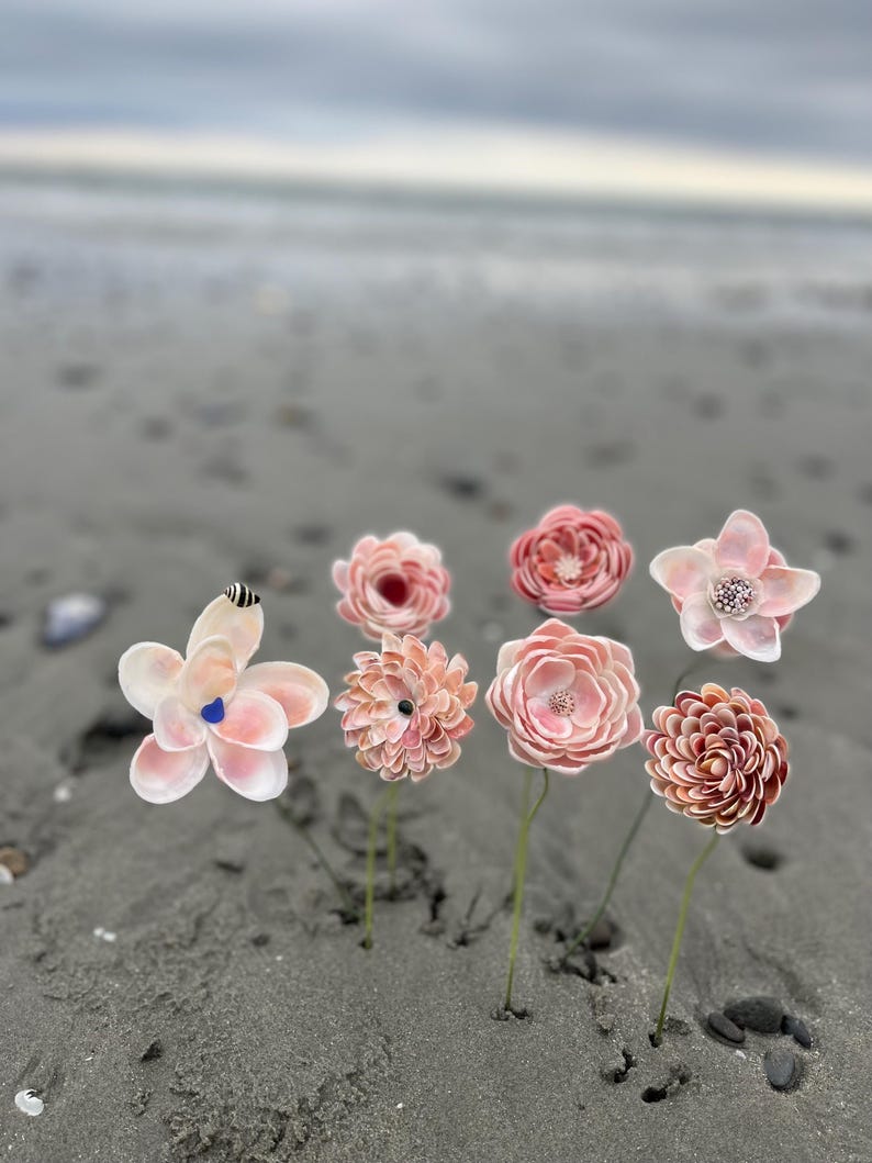 Eine von einer Art komplizierten Seashell Flower Stem Bild 13