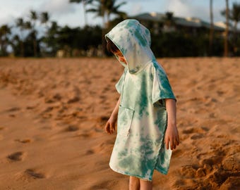 Tie Dye Poncho / 4 Colors / Hooded Poncho / Kids Clothes / Kids Poncho / Kids Coverup / Kids Hoodie / Tie Dye Outfit / Kids & Youth Sizes