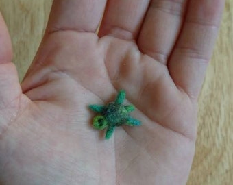 Tiny needle felted turtle. Green. Wool.