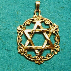 Vintage Star Of David Pendant. Gold Magen David. Antique Design Jewish Star. Ancient Style Star Of David. Jewish Jewelry. Judaism Jewelry.