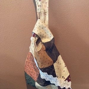 Japanese Knot Bag w Shoulder strap, individually made, exterior quilted, fully lined.  Autumn Theme  FREE SHIPPING to  contingent US.
