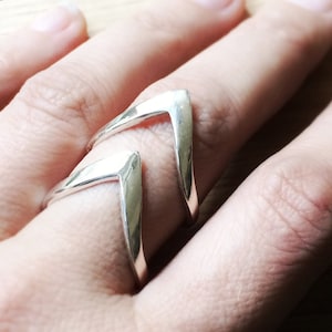 Adjustable Sterling Silver Chevron Ring // Wrap-Around Chevron Band // Double-V Empowering Ring // Elven Power Strength Ring R-2-S