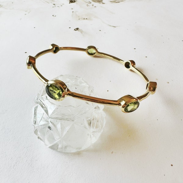 Peridot & Brass Bangle // Golden Gemstone Bracelet // Elegant Grass Leaf Green Gem Stone Arm Wrist Adornment // Stacking Peridot B-902-S