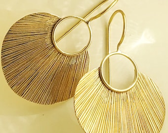 Textured Sun Rays Earrings // Hammered Brass Discs // Textured Metal Earrings // E-713-B Sunset