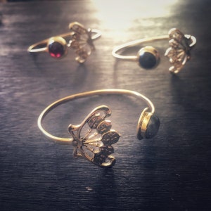 Art Deco Brass & GemStone Bracelet || Art Nouveau Gold Golden Bangle || Adjustable Arm Adornment || Labradorite
