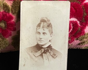 Antique CDV San Francisco California Photo Portrait of Victorian Woman