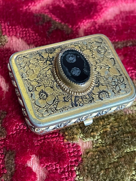 Antique Vintage Ornate Goldtone Compact Pill Box M