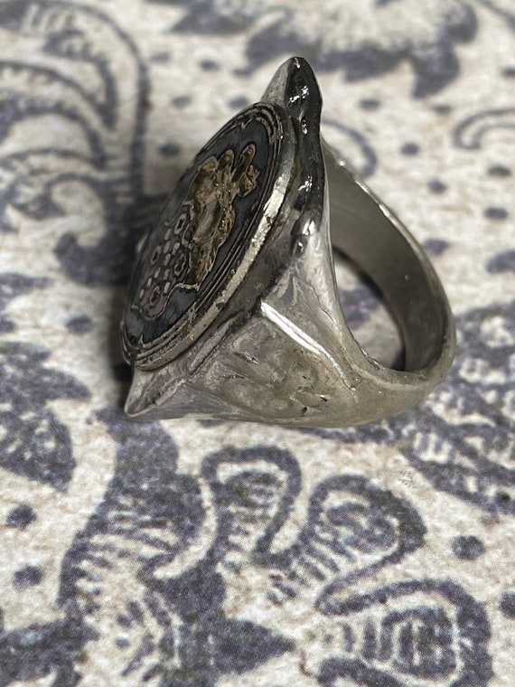 Vintage Shield Coat of Arms Medieval Inspired Ring - image 4