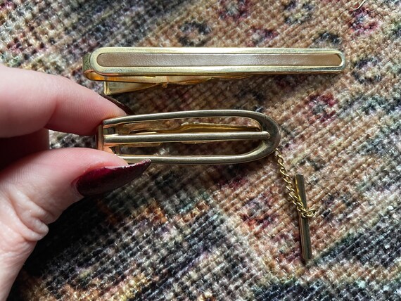 Vintage Goldtone Lot of Cuff Links Tie Clips & Ti… - image 5