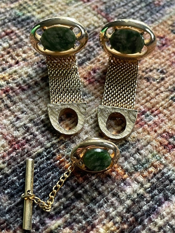 Vintage Goldtone Green Stone Cuff Links & Tie Tack