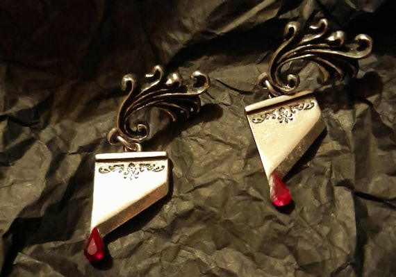 Guillotine Jewelry Set – Swarovski Crystal Necklace & Earrings