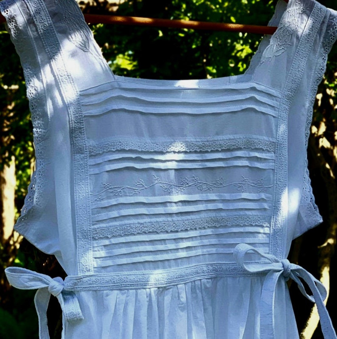 Mina Chemise de nuit/nuisette en coton blanc avec broderie et