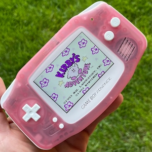 Anpassad IPS V3 bakgrundsbelyst Nintendo Gameboy Advance Clear Pink/White av 8bitAesthetics