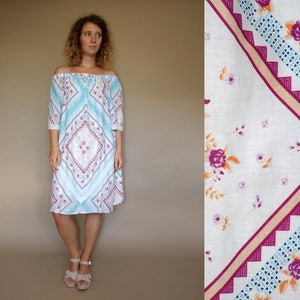 70&#39;s vintage women&#39;s shoulder off flower patterned boho dress with lace