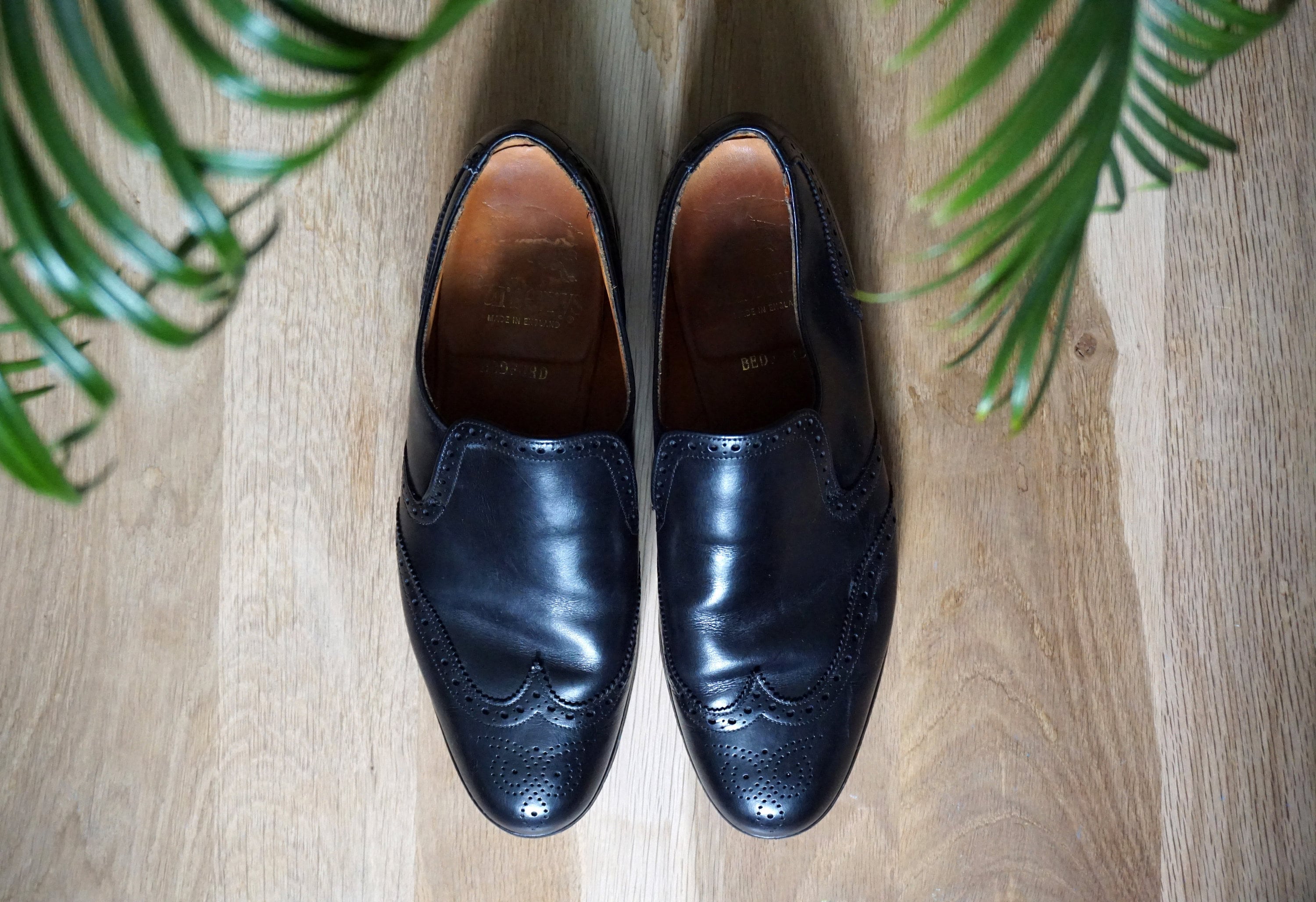 Vintage Burberry Oxford dress shoes for men’s w/ certificate of authentication. Hermès // 1980s Leather Brogue Oxford – VSP Consignment main image 2