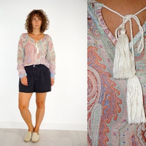 Retro women&#39;s multicolor top with ornamental pattern