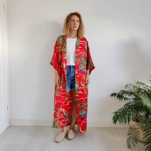 90&#39;s vintage red kimono with landscape pattern