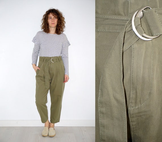 Theory Pleat Carrot Pants in Gray