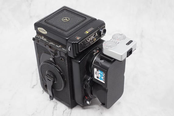 Yashica Mat 124 24 G D 635 EM LM TLR Single Dual Lens Shade