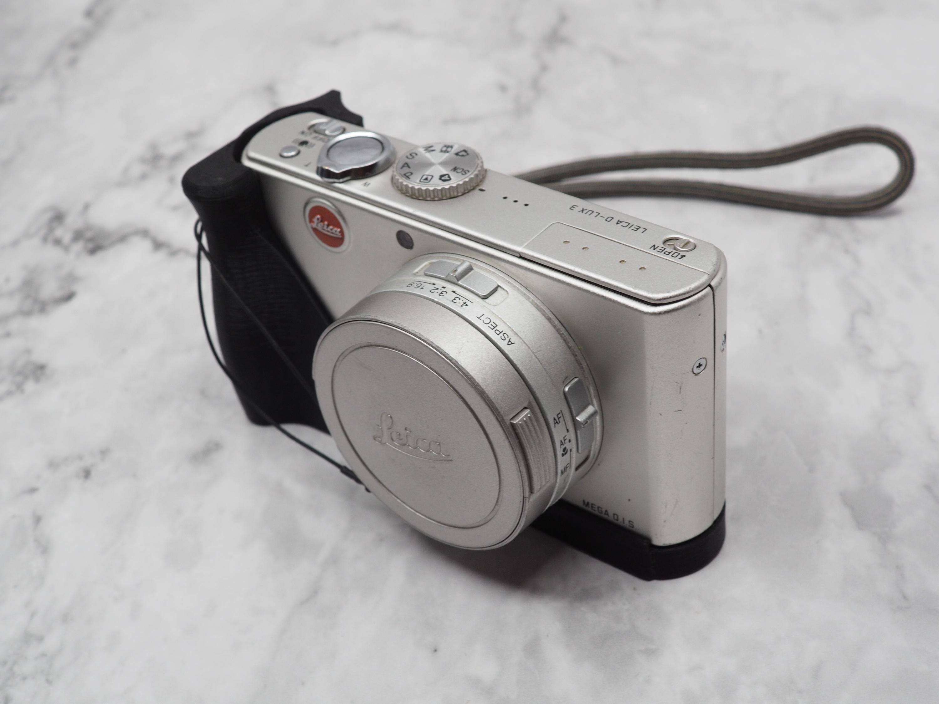 Leica D-lux 3 Ergonomic Camera Grip With Integral Thumb Grip