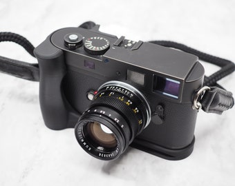 Leica M9 Ergonomic Grip w/Integral Thumb Grip Extra Battery & SD Storage Options
