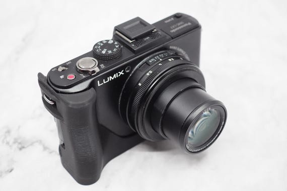 パナソニック ルミックス DMC-LX7 ハンドグリップ、一体型サムグリップ