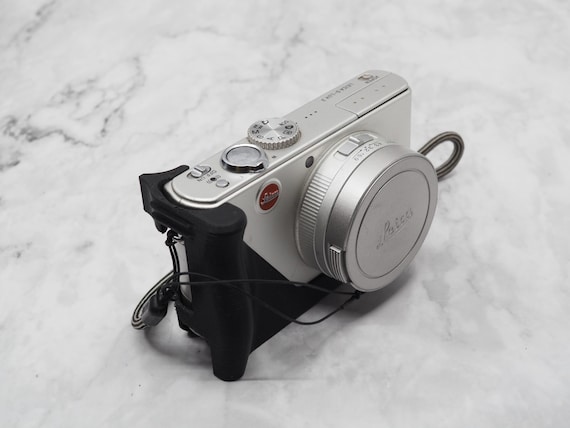 Leica D-lux 3 Ergonomic Camera Grip With Integral Thumb Grip