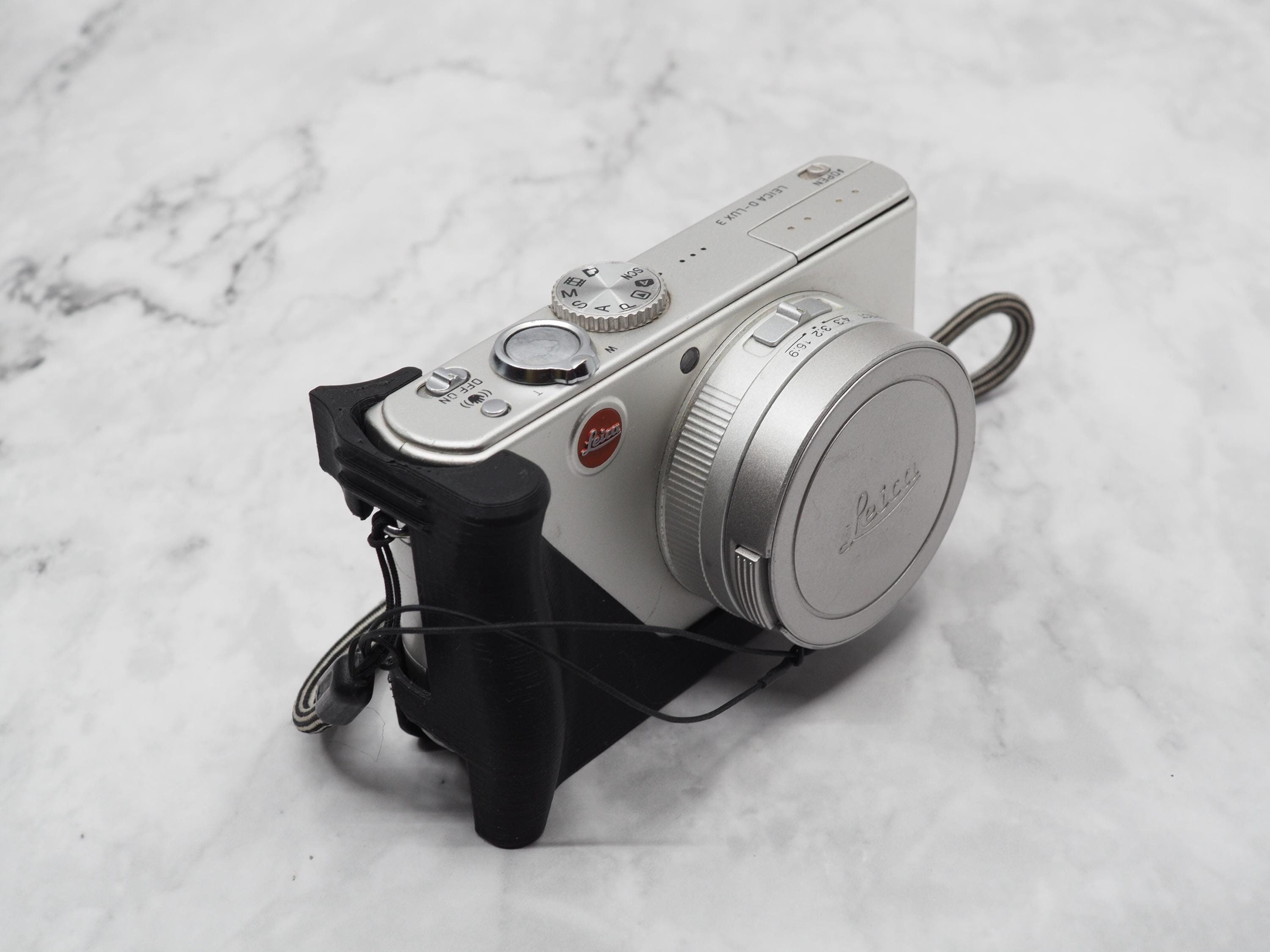 LEICA D-LUX 3デジタルカメラ Amazon.com : Leica D-LUX 3 10MP Digital Camera with 4x Wide