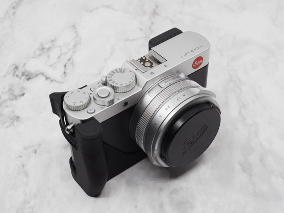 Leica D-lux 7 Ergonomic Camera Grip With Integral Thumb Grip