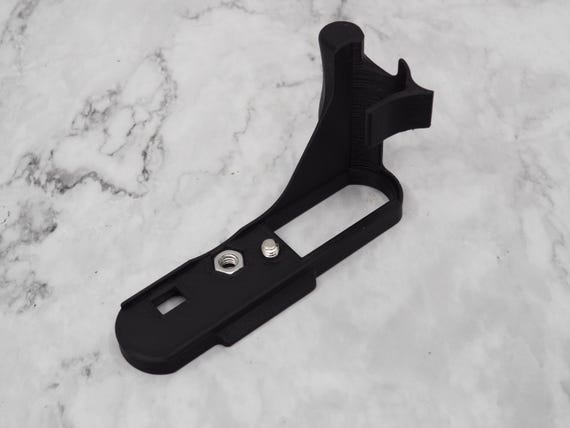 Leica D-lux Type 109 Ergonomic Camera Grip With Integral Thumb