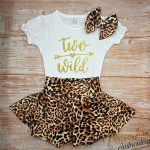Two Wild Birthday Girl Outfit, Animal Print Birthday Bummies, Two Wild Outfit, Leopard Cheetah Print Bummie Outfit, 2nd Birthday Outfit