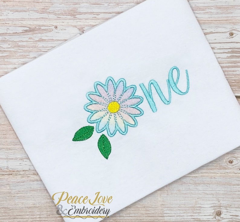 Bow 1st Birthday Shirt Emerald Daisy Embroidered Applique One Daisy Flower Daisy First Birthday Tutu Outfit Girls Birthday Outfit Tutu