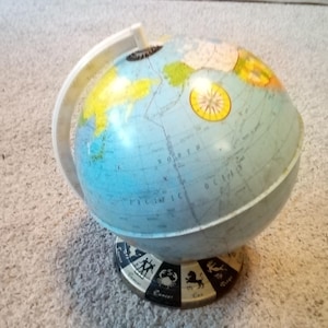 Vintage 1960&#39;s Metal Zodiac World Globe