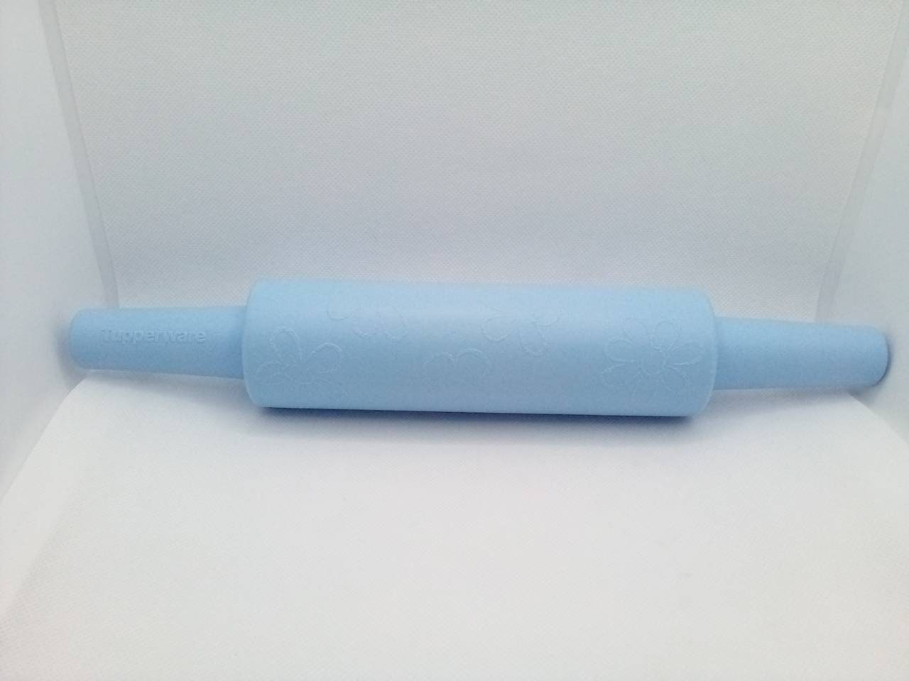 Tupperware Rolling Pin And Mat