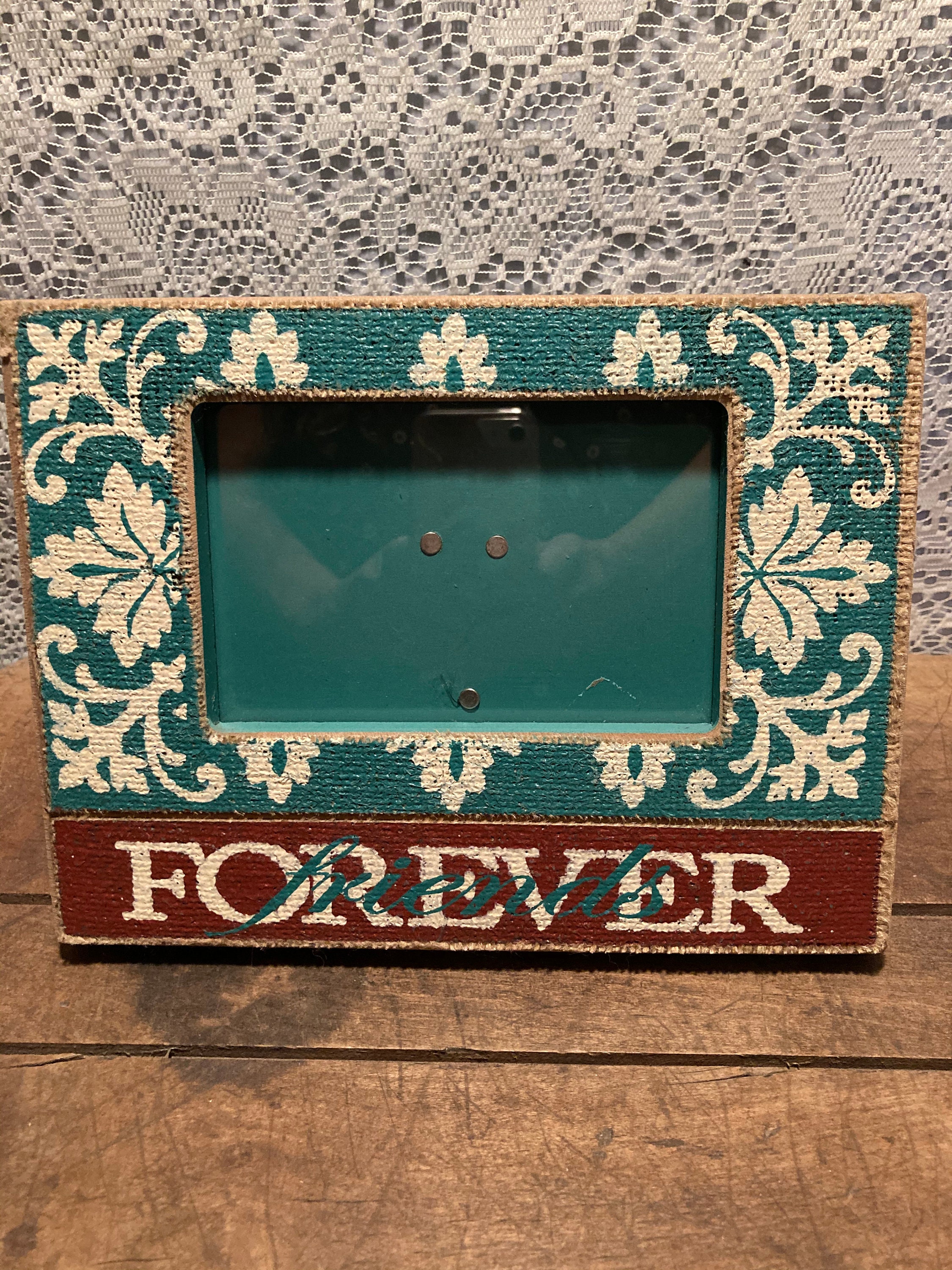 Forever Friends Wood Photo Frame – Cedar Crate