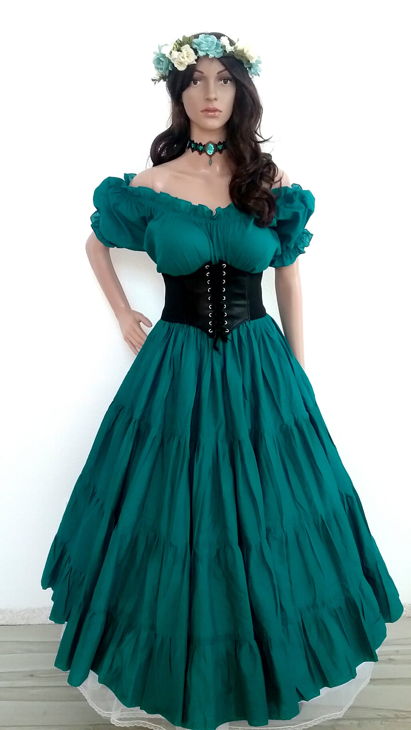 thumbnail image 2 of Premium AI Image | Beautiful Girl In Medieval Costume Gothic Retro Dress 2 of 9