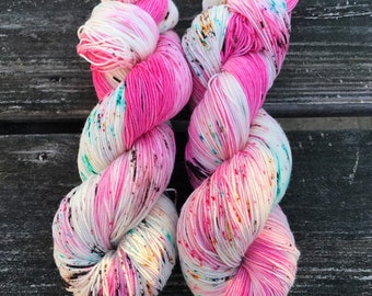 Dahlia, sock yarn, speckled yarn, hand dyed yarn, speckled sock yarn, colorful yarn, indie dyed yarn