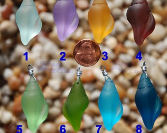 Szkło morskie ręcznie druciane zawieszki 1 szt. (39 x 20 mm) LG Conch Shell Cultured Sea Glass~Dostawy biżuterii~Wisiorek ze szkła plażowego