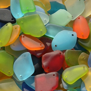 Sea glass 6pcs 2-Hole Rainbow Link Connector Mixed Shapes Flat Freeform (13-22X24-29mm) Cultured Sea Glass Pendants