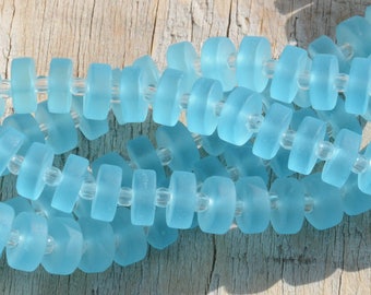 Perline Heishi in vetro marino blu coltivato da 9 mm – Distanziatori in vetro riciclato opaco (36 pezzi)