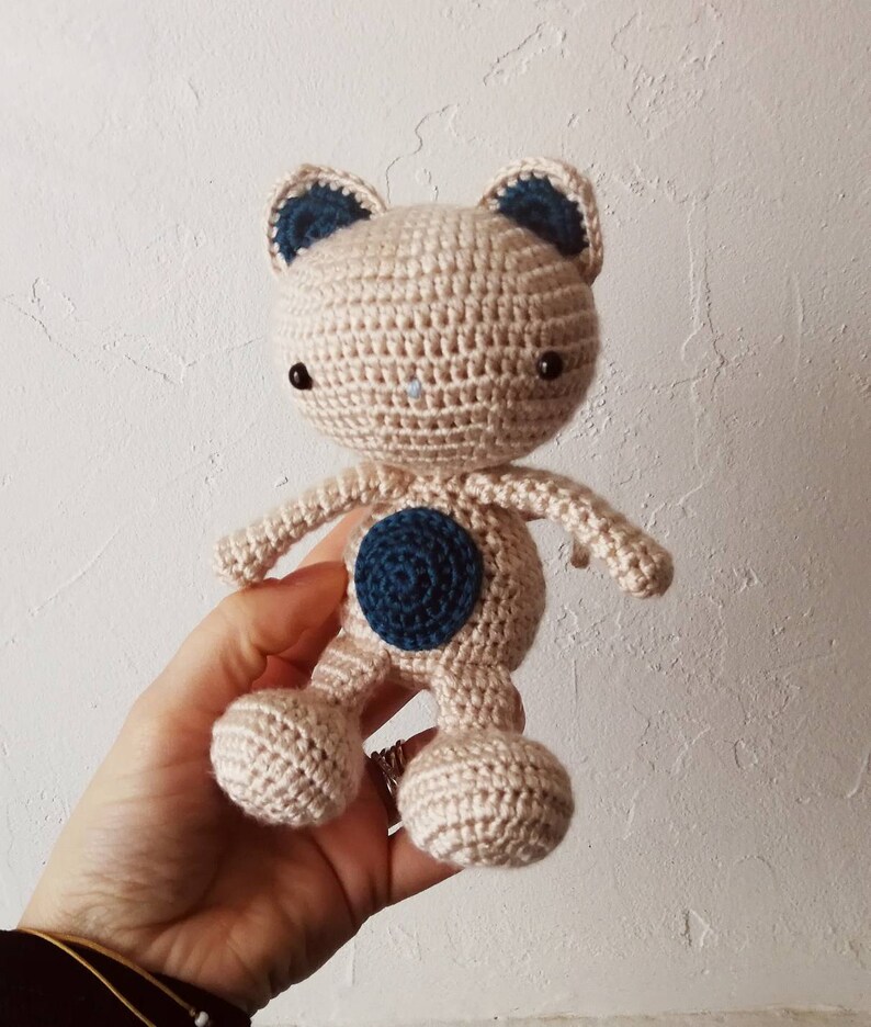 Amigurumi Doudou Cat with pink hook and white glitter